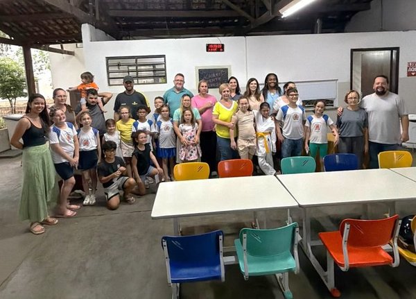 Vereador acompanha entrega de óculos do projeto Visão para o Futuro em Rio Claro
