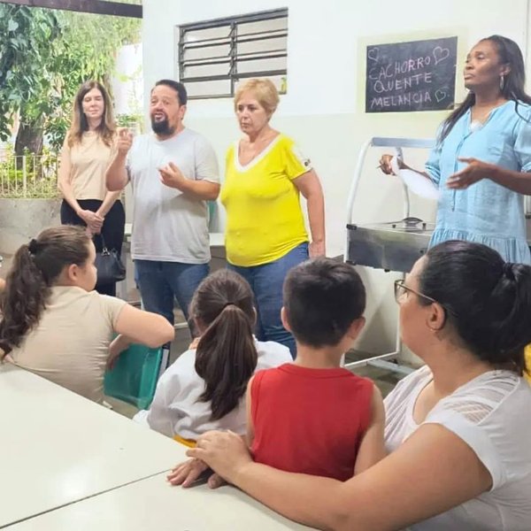 Vereador acompanha entrega de óculos do projeto Visão para o Futuro em Rio Claro