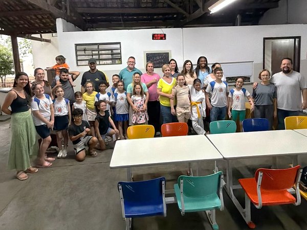 Vereador acompanha entrega de óculos do projeto Visão para o Futuro em Rio Claro