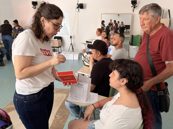 Vereador participa da terceira etapa de entrega de aparelhos auditivos