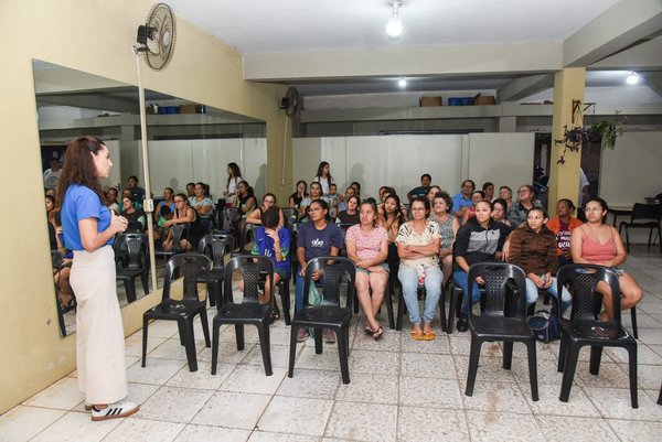 Fundo Social entrega 150 marmitas no bairro Santa Elisa